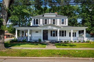 Building Photo - 708 N Cedar St