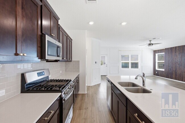Building Photo - 5913 Toscana Trace