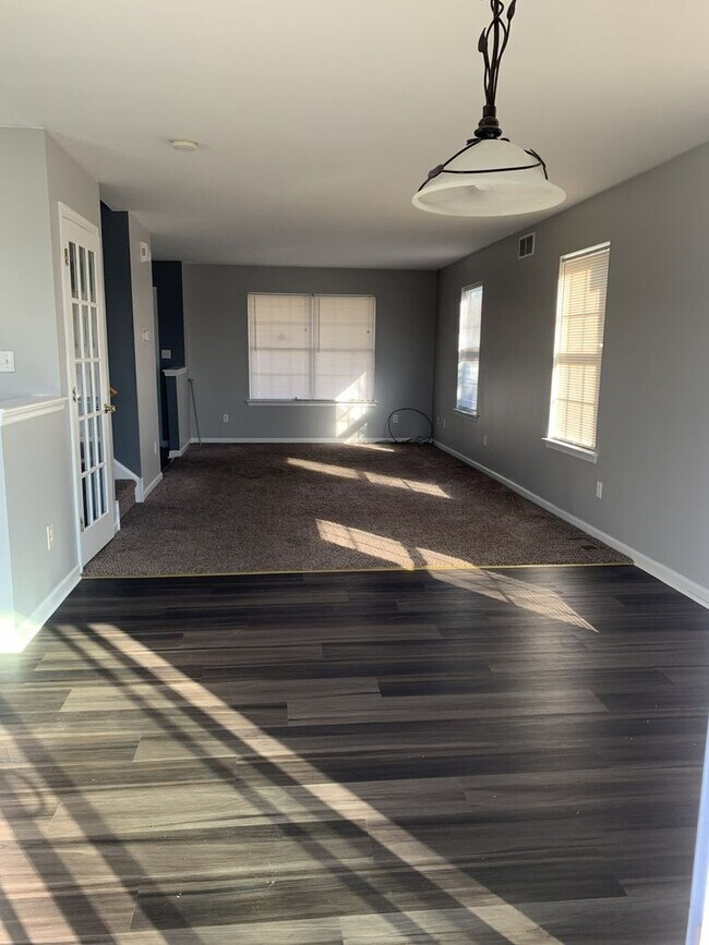 Foto del edificio - 203 Academy Ln
