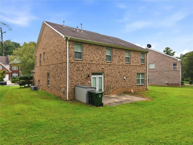 Building Photo - 2196 Kingswood Dr