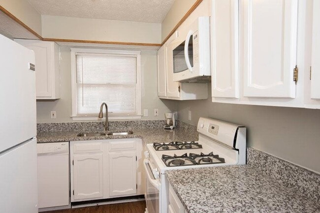 Building Photo - 542 Stratford Green