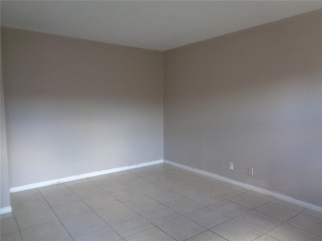 Building Photo - 101 NE 41st St