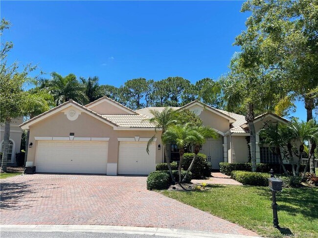 Foto del edificio - 2662 SW Newberry Ct