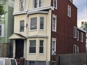 Building Photo - 212 Lexington St