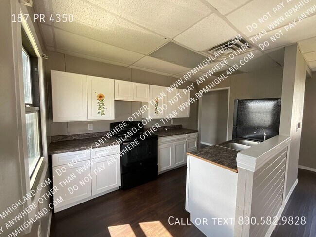 Building Photo - Beautiful, Newly Renovated 3 Bedroom 2 Bat...