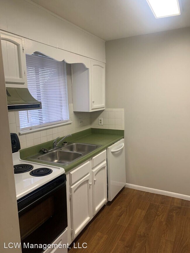 Building Photo - 2 br, 2 bath House - 130 Cedar Cove Lane