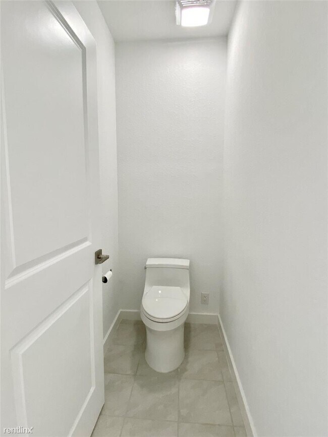 Foto del edificio - 5 br, 3 bath House - 2420 Timber Forest Dr