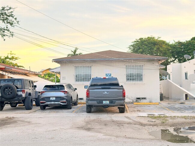 Foto del edificio - 2410 NW 34th St