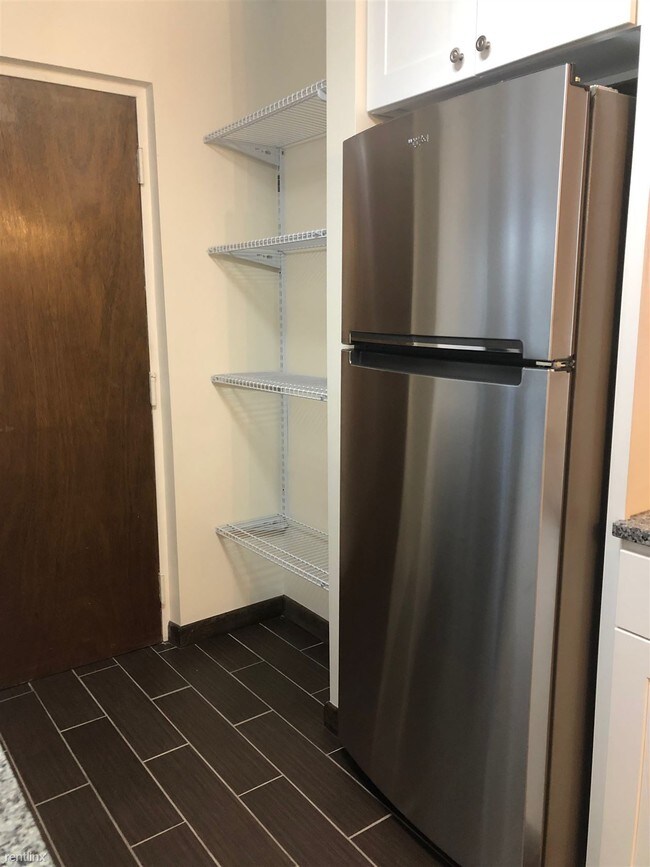 Building Photo - 2 br, 1 bath  - 162 Summer St Apt 4