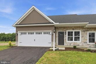 Building Photo - 116 Hillard Fld