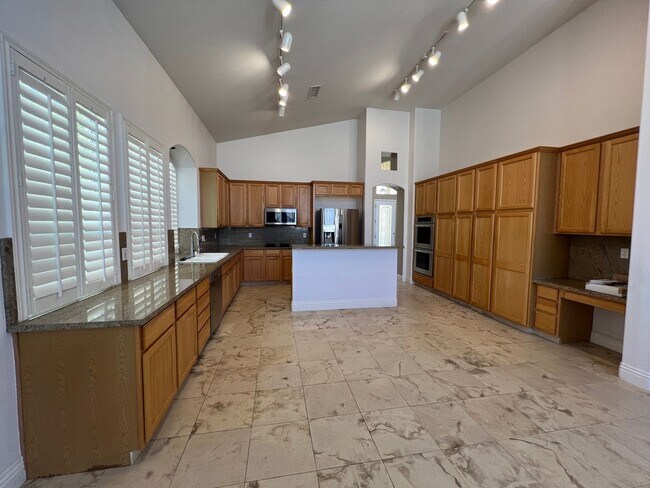 Building Photo - Beautiful pool home in GV Ranch