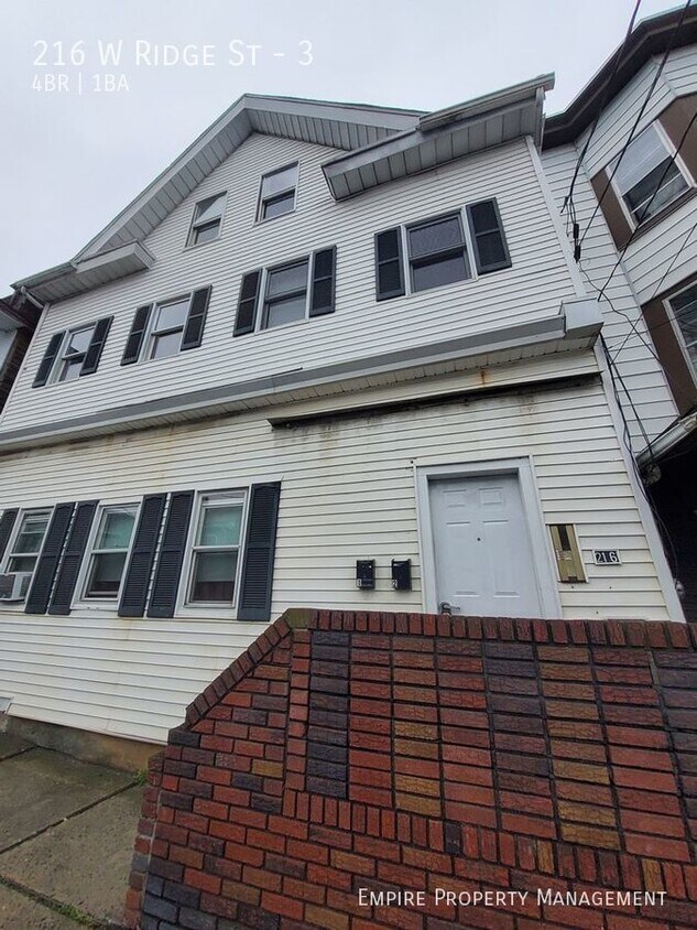 214216 W Ridge St Unit 3, Lansford, PA 18232 Room for Rent in