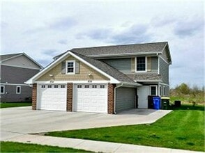 Building Photo - 804 E Lincoln Ave