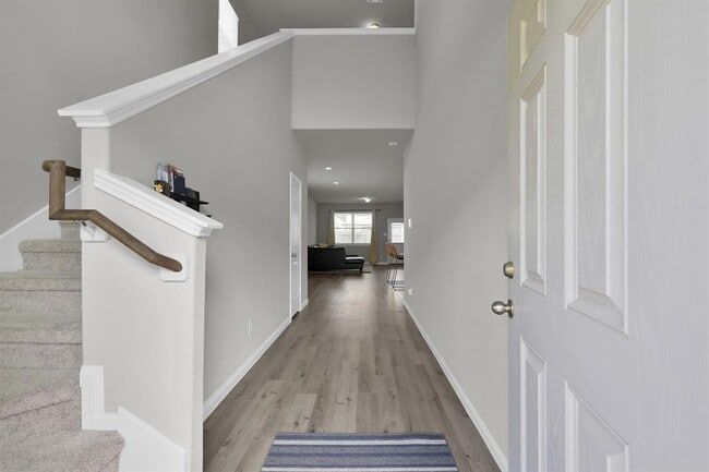 Building Photo - 2267 Raider Dr