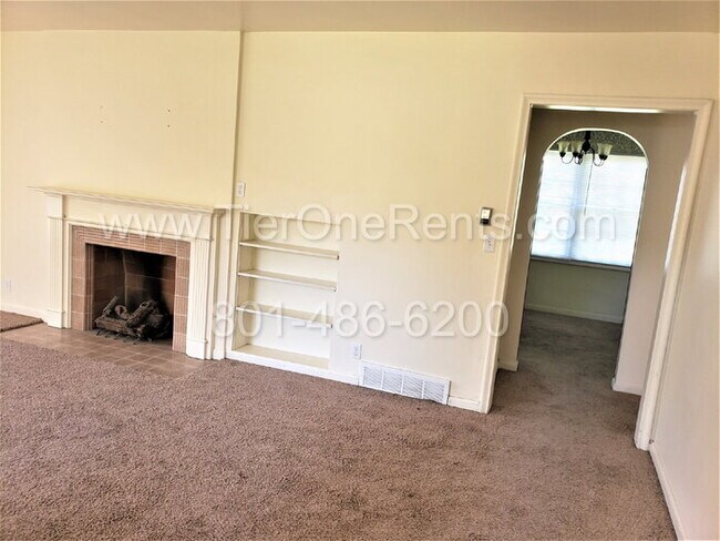 Foto del edificio - This property offers a NO DEPOSIT option a...