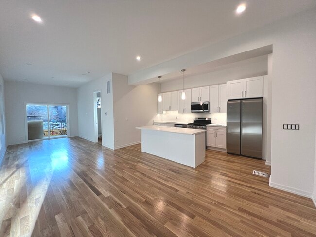 Foto del edificio - 822 N Winchester Ave