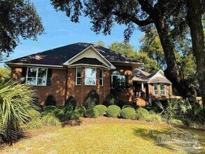 Building Photo - 4700 Bohemia Dr