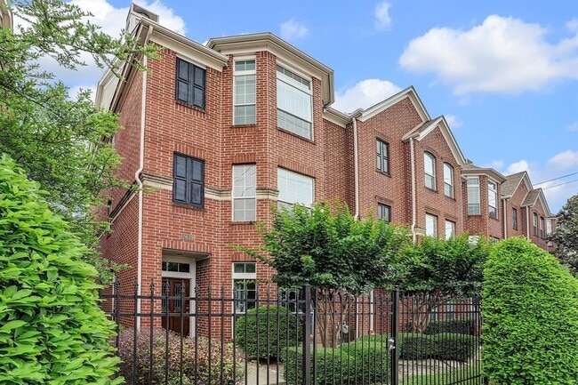 Building Photo - 2639 W Dallas St