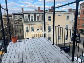 Building Photo - 369A Centre St