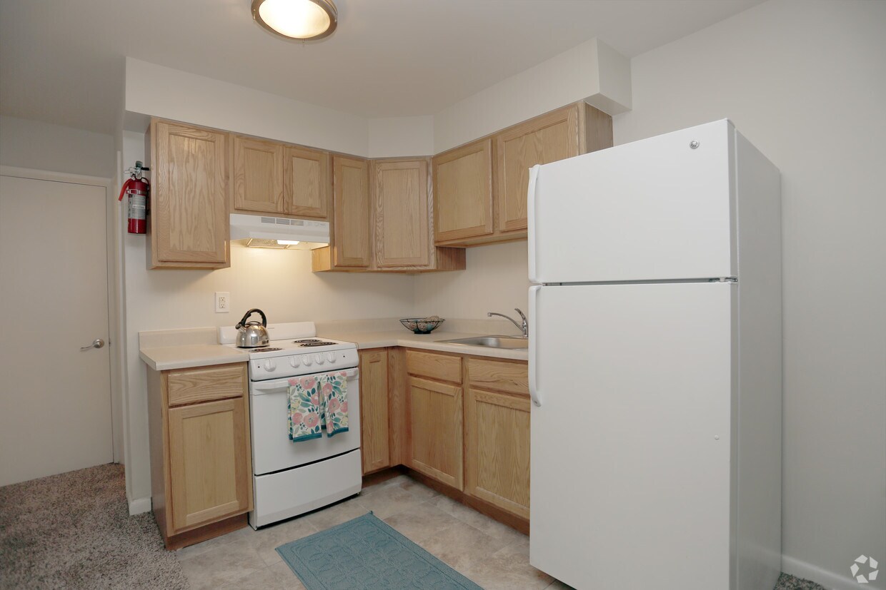 Elmwood Gardens 1528 Elmwood Ave Folcroft, PA