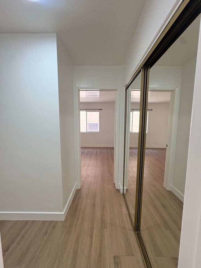 Building Photo - 1825 N Gramercy Pl