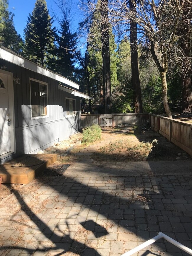 Building Photo - Remodeled Home in Lower Pioneer