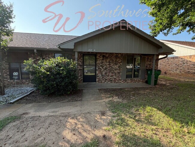 Foto del edificio - 3 bedroom 2 bath in an excellent neighborhood