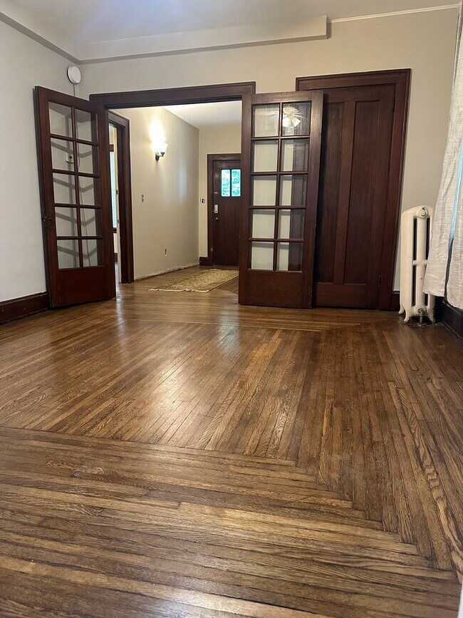 sala de estar - 403 Probasco St