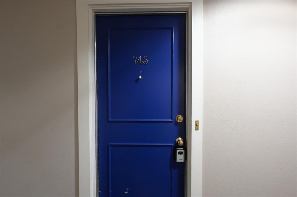 Foto principal - 355 N Post Oak Ln