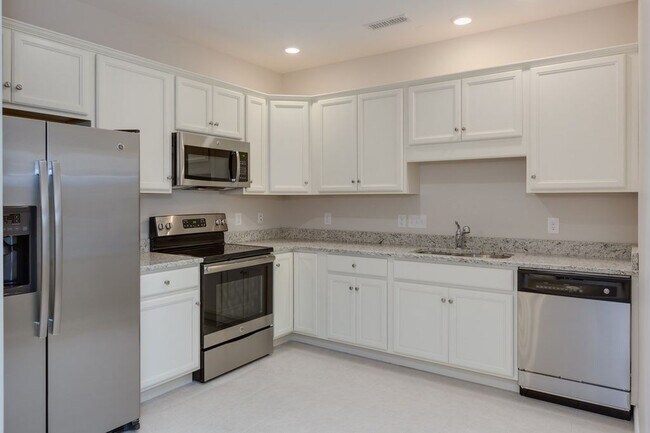 Foto del edificio - 70 Fordway Ext