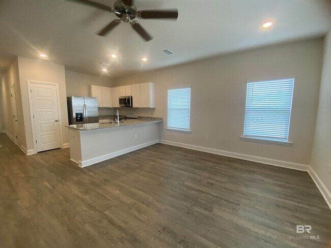 Building Photo - 6673 Spaniel Dr