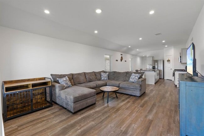 Building Photo - 24335 Saddlestone Green Dr