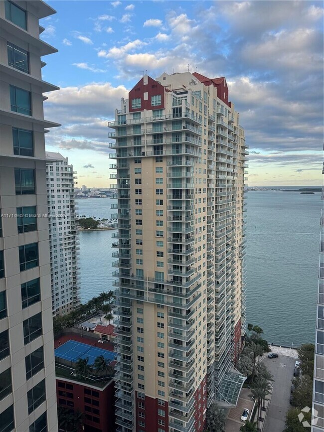 Building Photo - 1200 Brickell Bay Dr