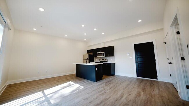 Foto del edificio - 6832 Ridge Ave