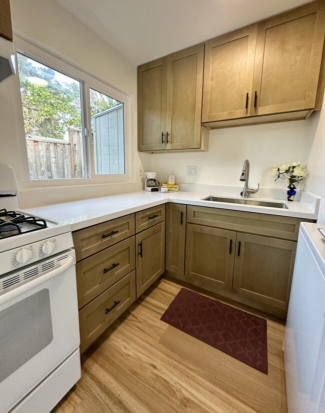 Building Photo - 7337 Starward Dr