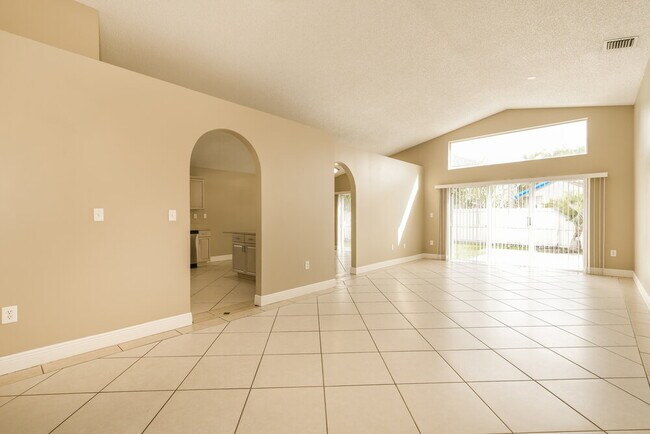 Foto del edificio - 2922 SW 174th Ave