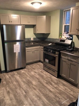 Foto principal - 164 Cottage St