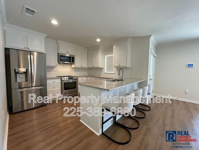 Building Photo - 8848 Pecan Tree Dr.