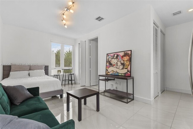 Foto del edificio - 10560 NW 64th Terrace