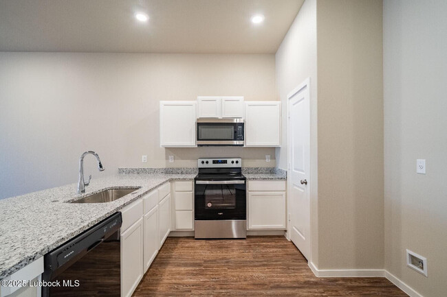 Foto del edificio - 2112 N Jayton Ave