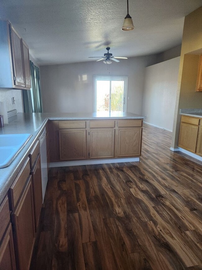 Building Photo - Charming Highland Ranch home 3bed/2ba/2 ca...