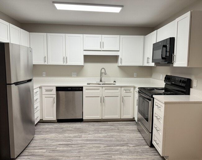 Building Photo - Twin Oaks