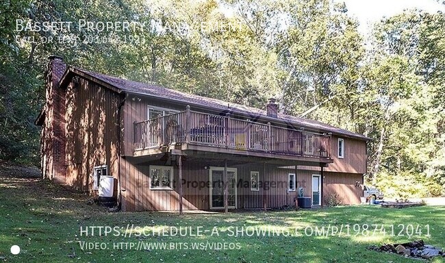 Foto del edificio - 28 Rock Hill Rd