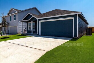 Building Photo - 3338 Gingham Pt