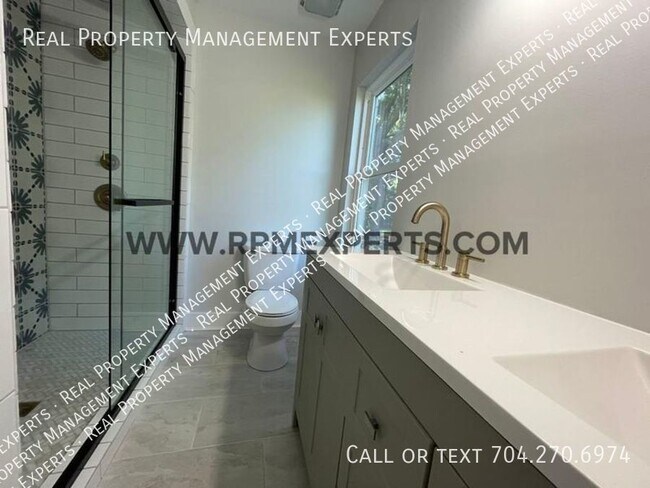 Foto del edificio - 3 Bed 3.5 Bath in Huntersville!