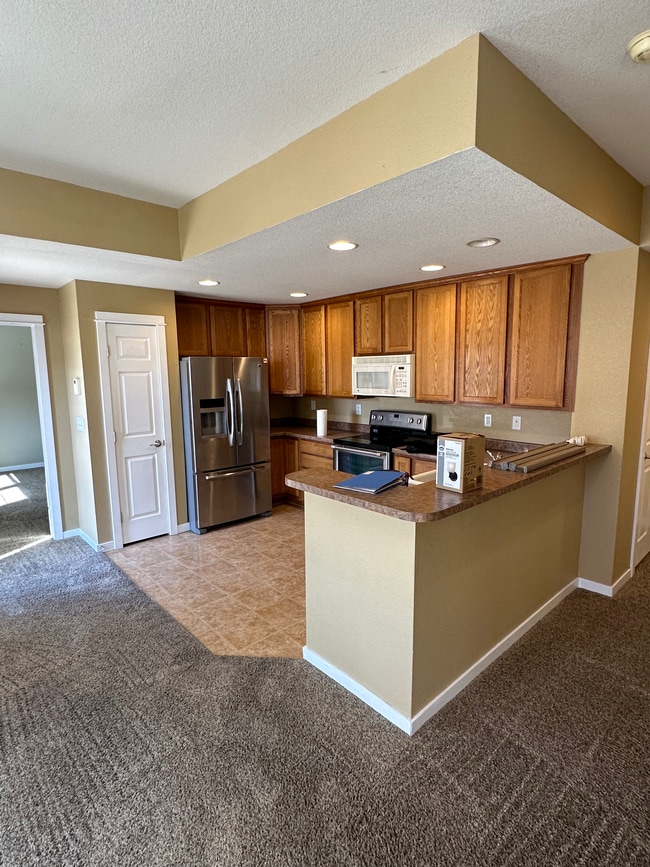 Kitchen - 615 Casper Dr