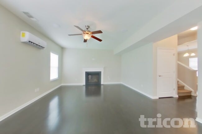 Building Photo - 2920 Cherry Point Ln