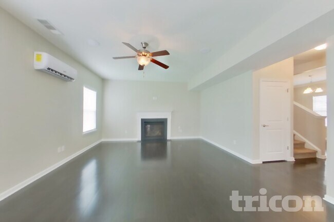 Foto del edificio - 2920 Cherry Point Ln
