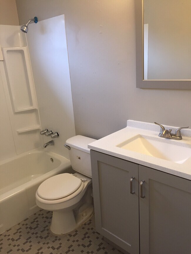 Building Photo - 6323 North 77th Street, Unit 4