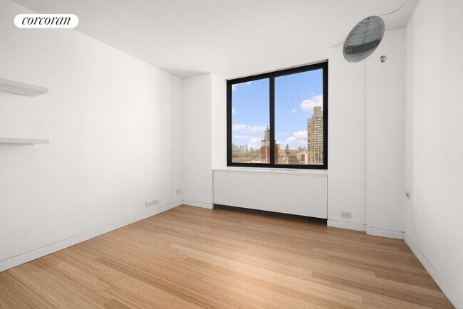 Foto del edificio - 300 E 85th St